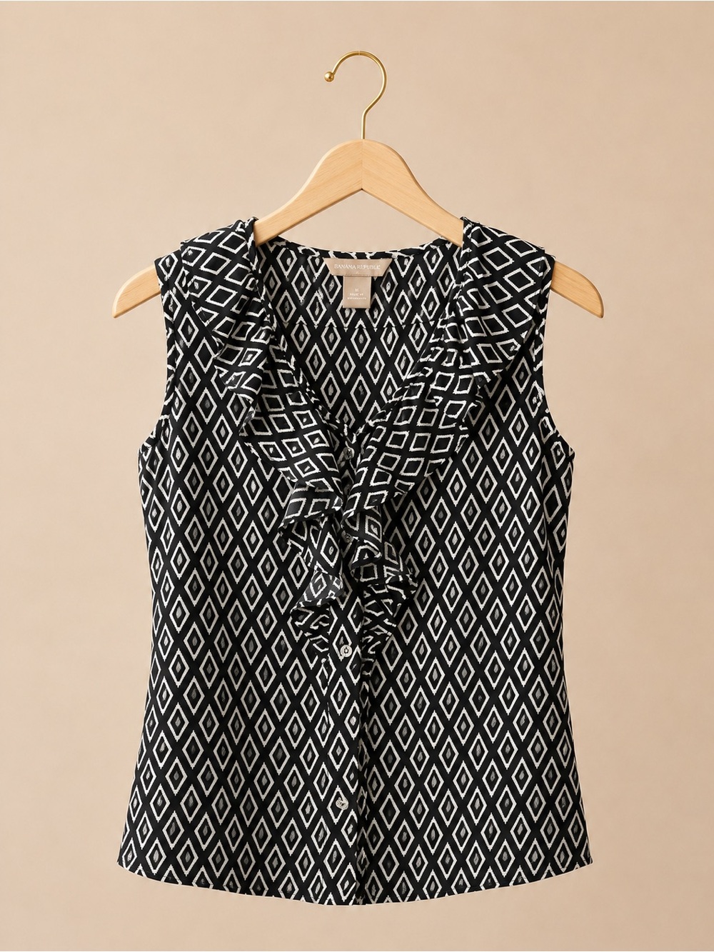Banana Republic Black & White Diamond Ruffle V-Neck Sleeveless Top